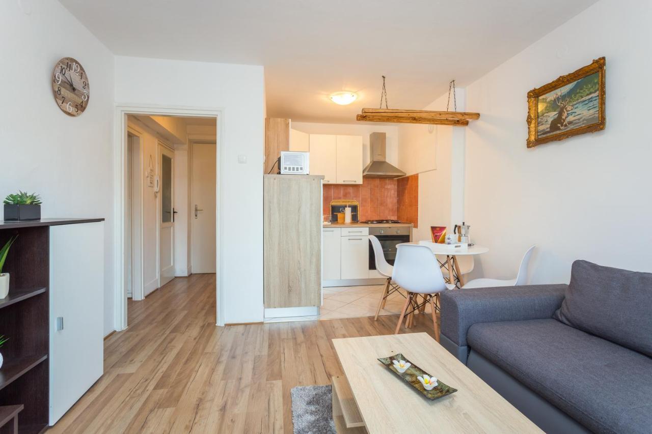 Sunny Apartment Ili Near Amfiteatar بولا المظهر الخارجي الصورة